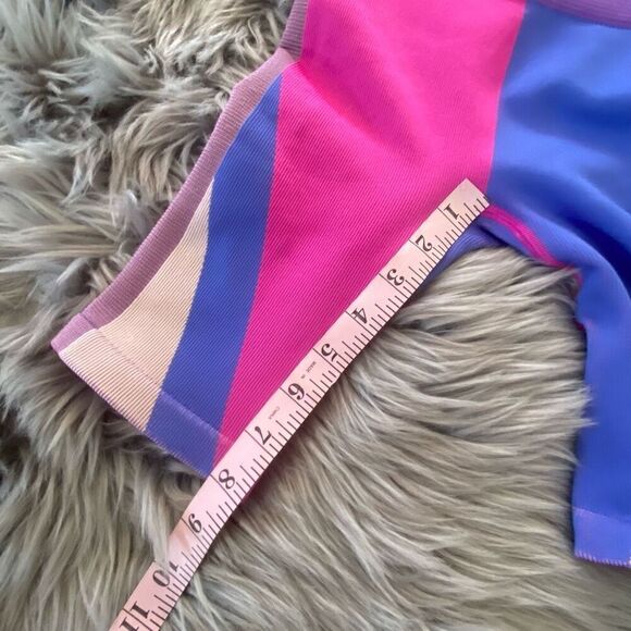 Nike Sculpt Icon Clash 8” bike shorts, XS - Picture 10 of 10